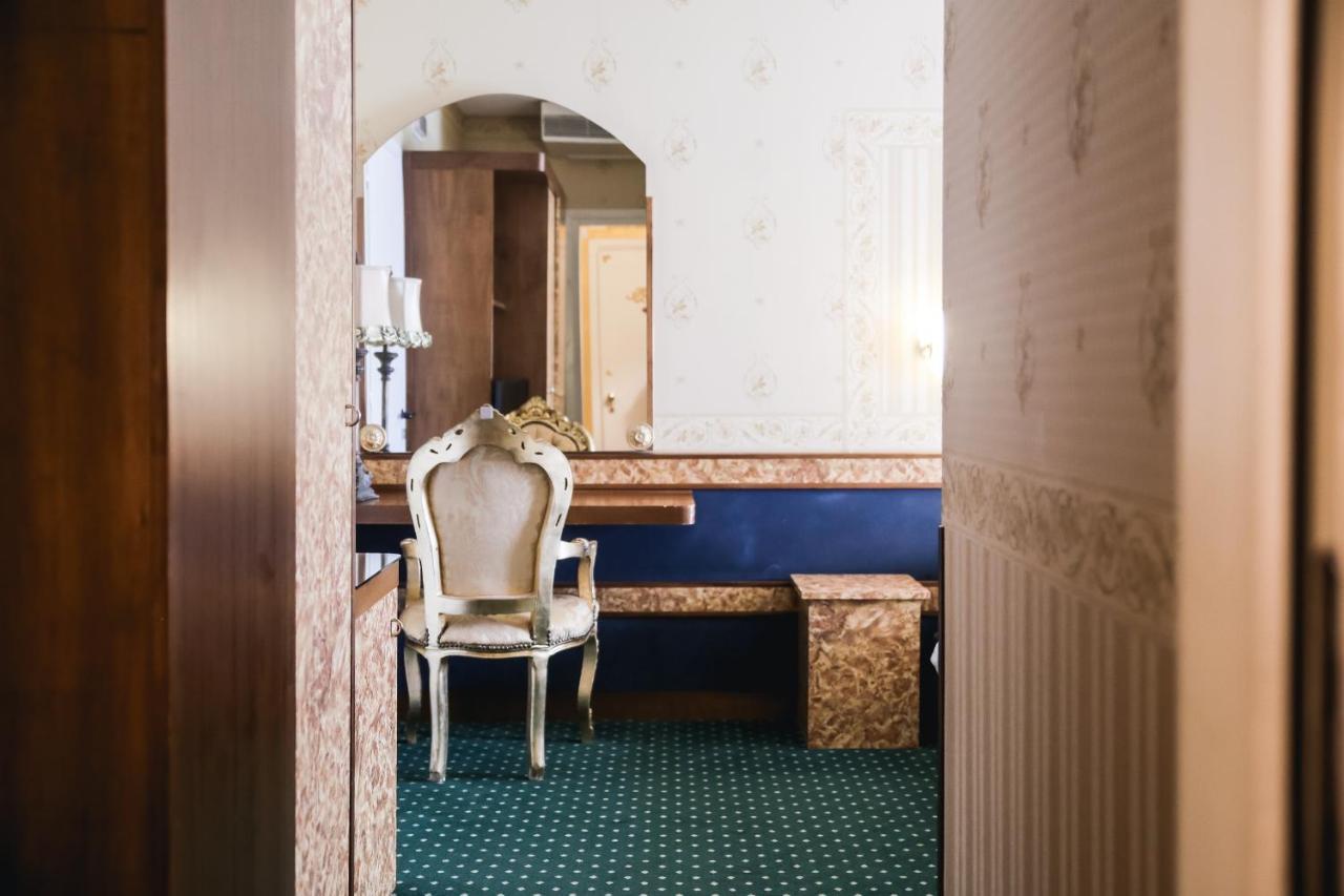 Hotel Villa Pigalle Tezze sul Brenta Luaran gambar
