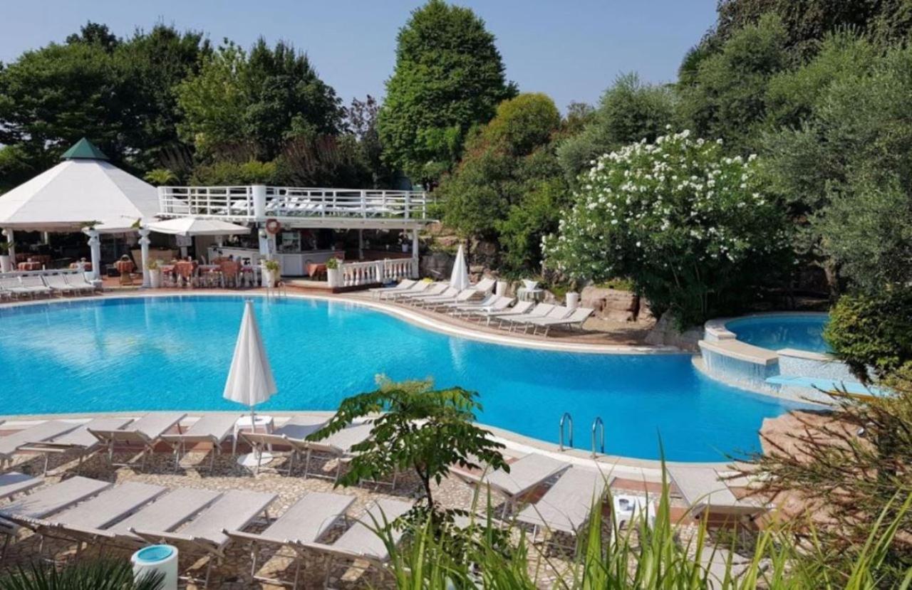 Hotel Villa Pigalle Tezze sul Brenta Luaran gambar