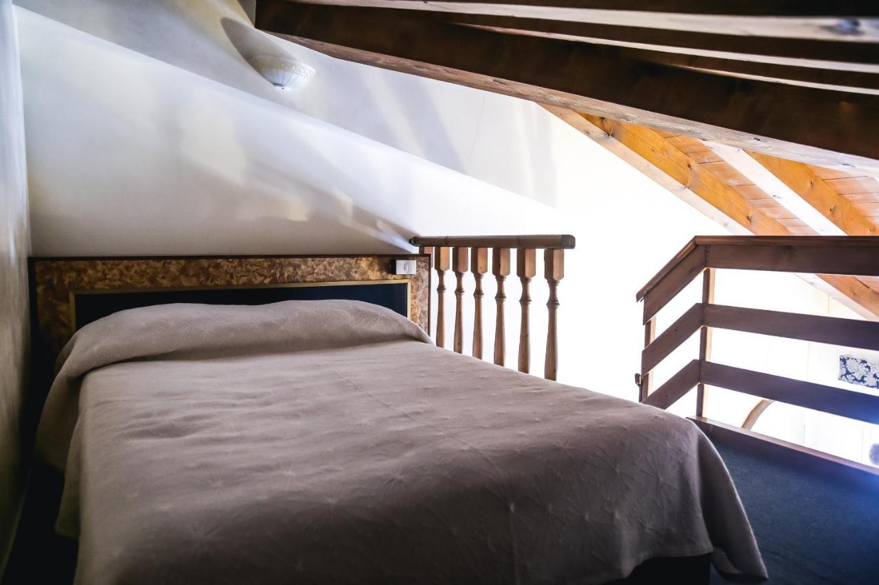 Hotel Villa Pigalle Tezze sul Brenta Luaran gambar