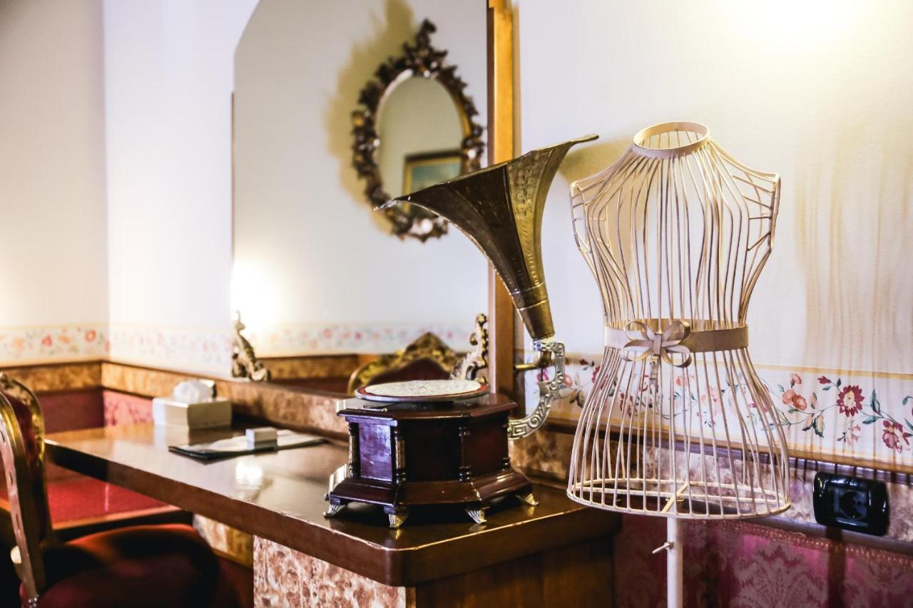 Hotel Villa Pigalle Tezze sul Brenta Luaran gambar