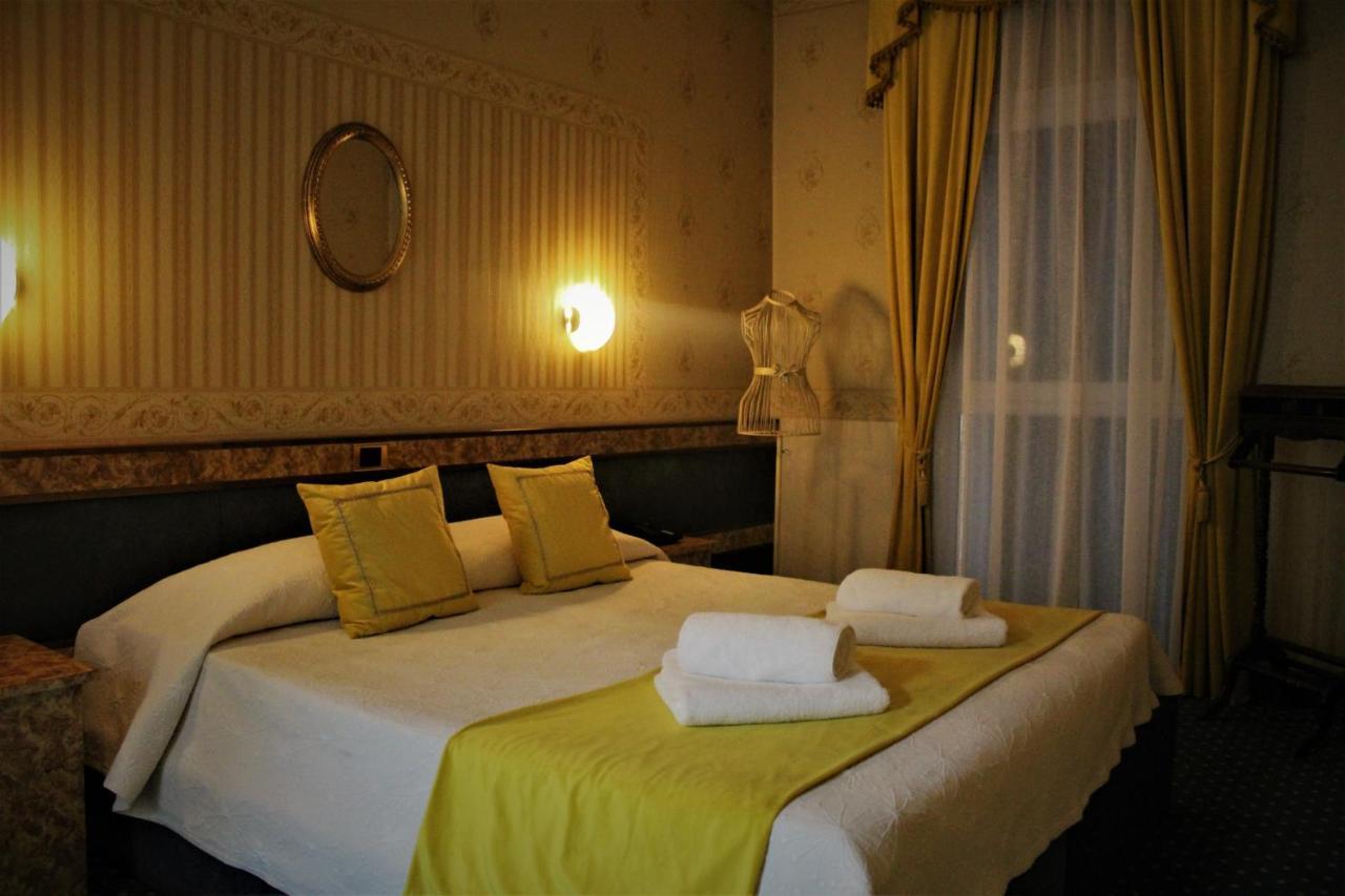 Hotel Villa Pigalle Tezze sul Brenta Luaran gambar
