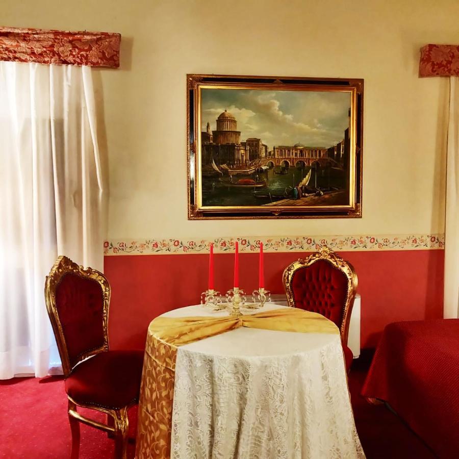 Hotel Villa Pigalle Tezze sul Brenta Luaran gambar