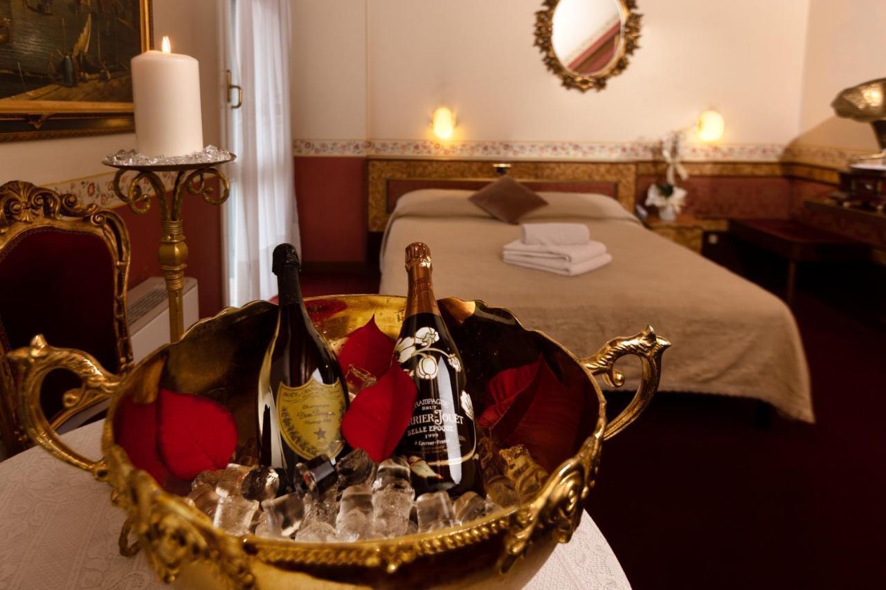 Hotel Villa Pigalle Tezze sul Brenta Luaran gambar