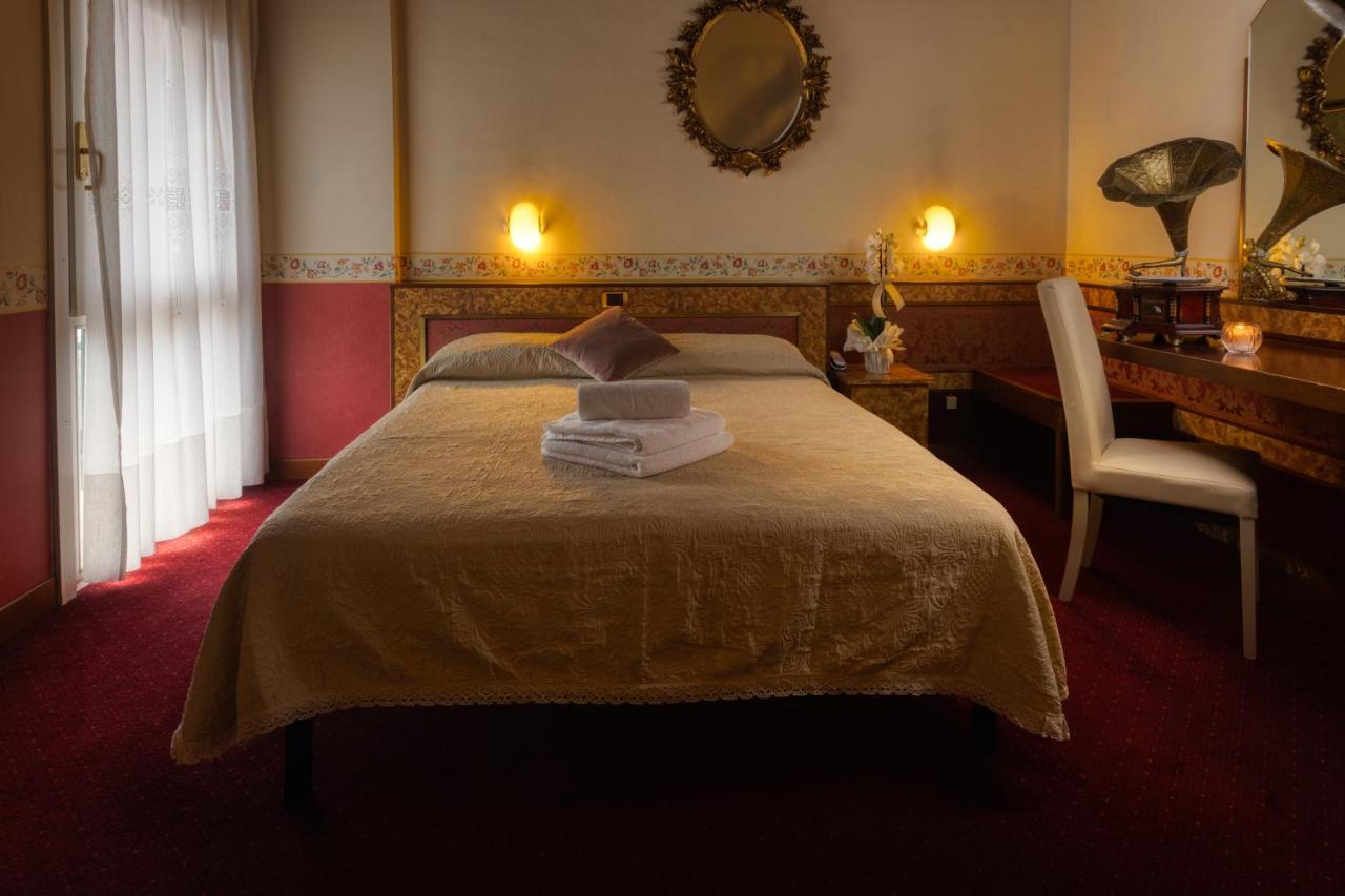 Hotel Villa Pigalle Tezze sul Brenta Luaran gambar