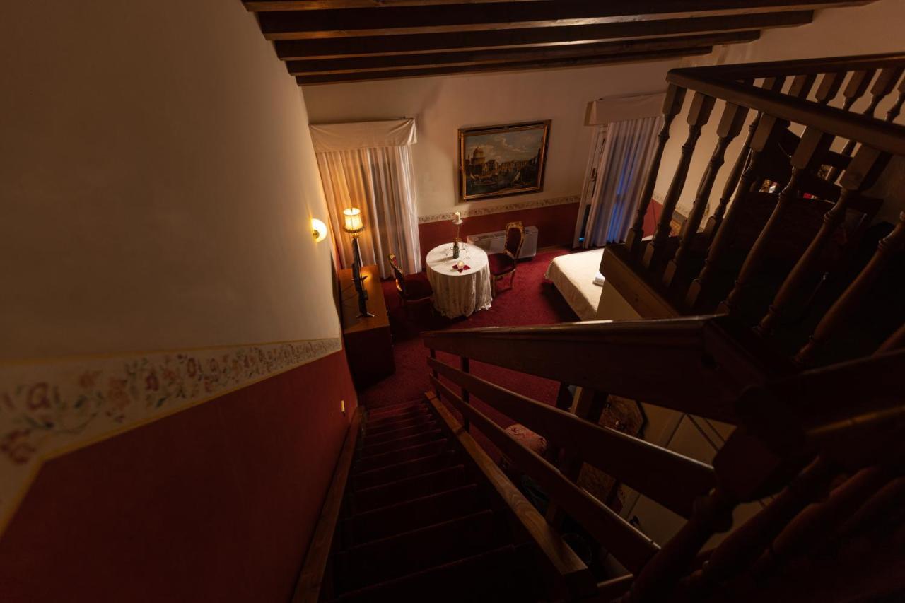 Hotel Villa Pigalle Tezze sul Brenta Luaran gambar