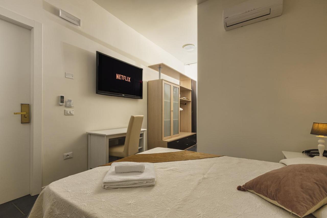 Hotel Villa Pigalle Tezze sul Brenta Luaran gambar